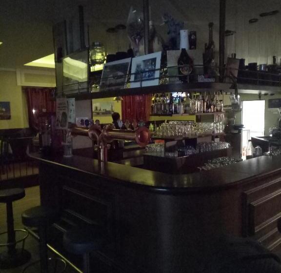 Bed and Breakfast London Cafè