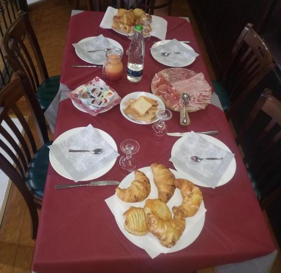 Bed and Breakfast London Cafè