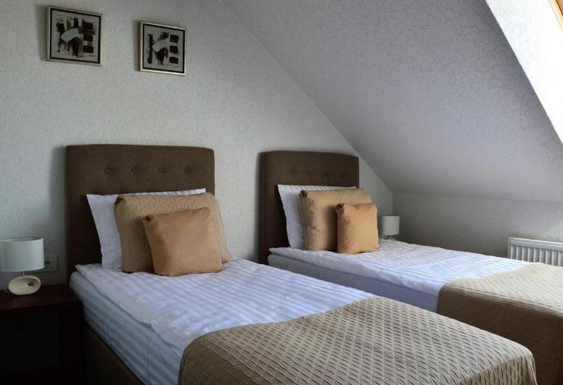 Central Hotel Radviliškis