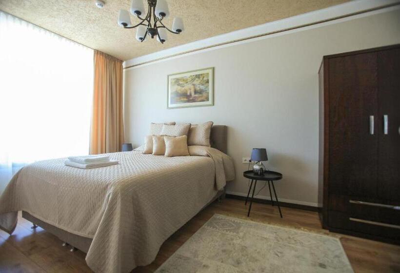 Central Hotel Radviliškis