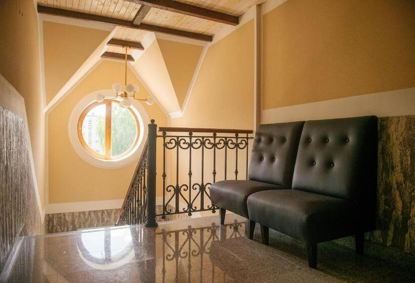 Central Hotel Radviliškis