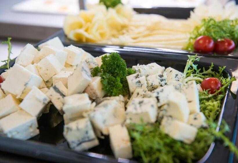 בית מלון כפרי Grid