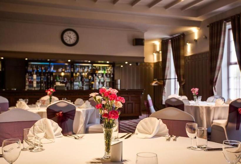 Отель Haughton Arms