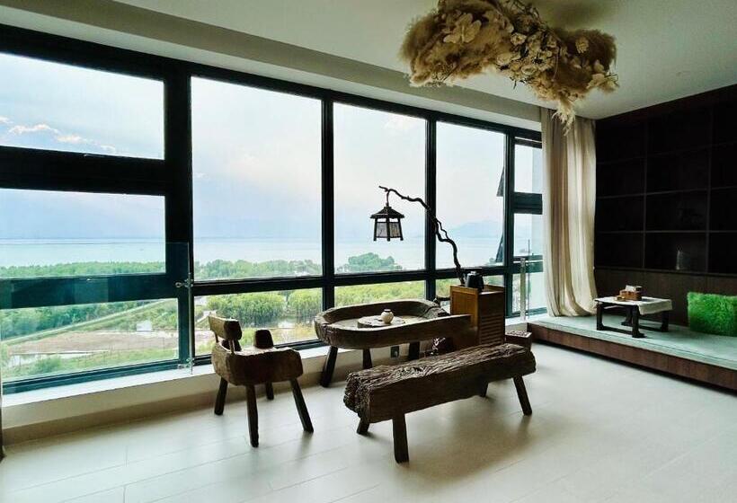 پانسیون Ning House Lake View Inn