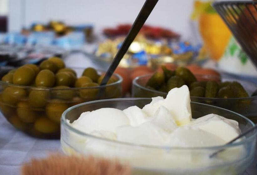 تختخواب و صبحانه Pansion Kipovi