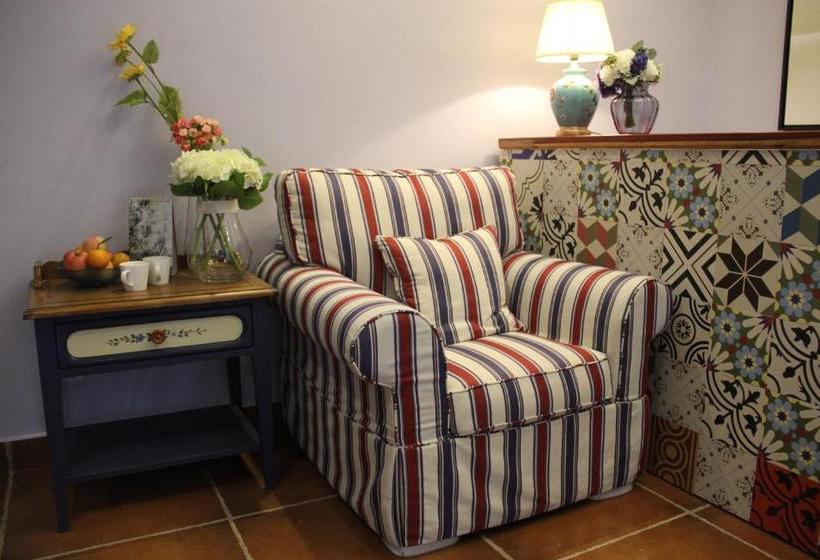 Отель Lingshe Inn