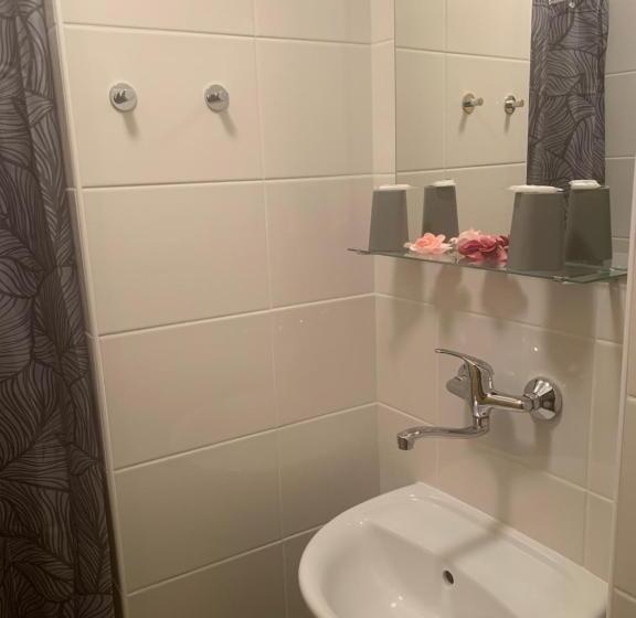 펜션 Penzion A Restaurace Na Jízdárně