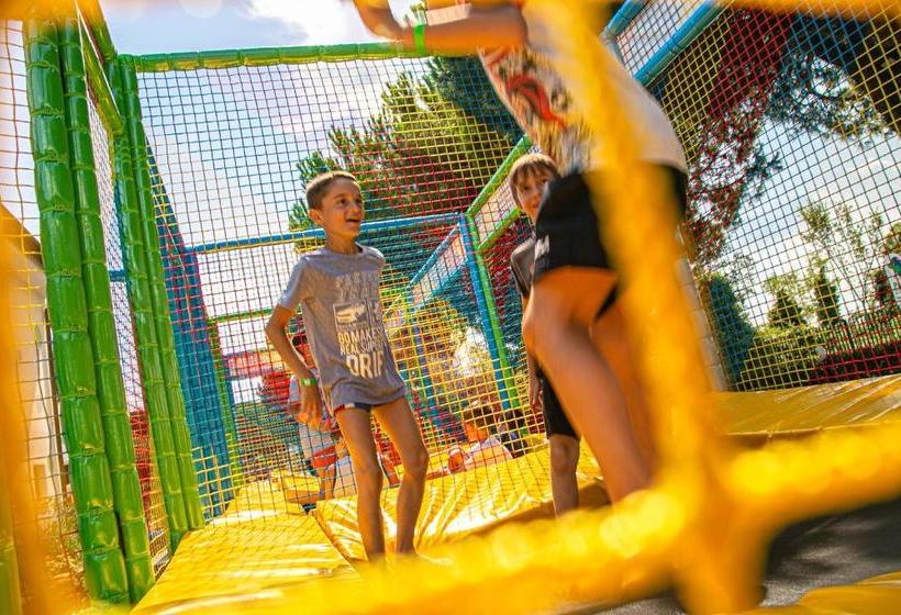 هتل Albergo Etico Cesenatico