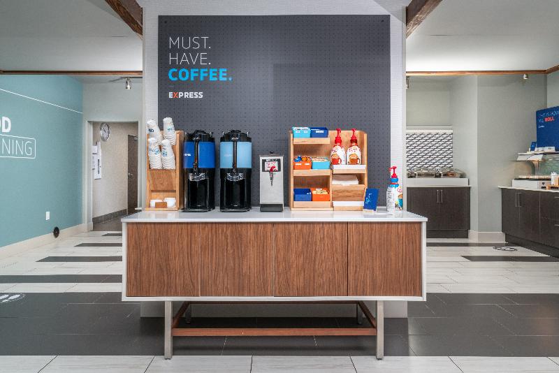 فندق Holiday Inn Express & Suites   Brandon, An Ihg