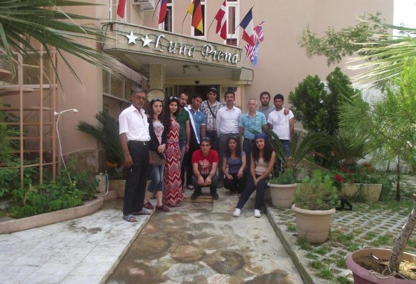 ホテル Luna Piena