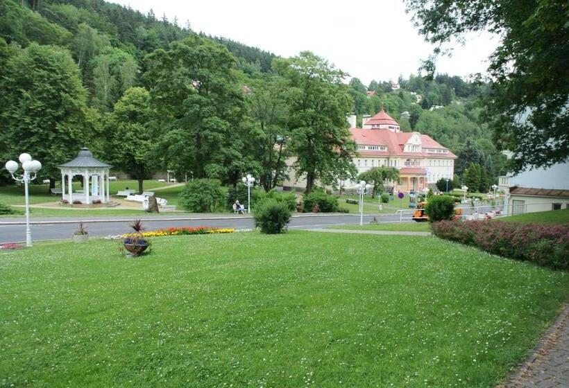 Отель Penzion Haus Regrus