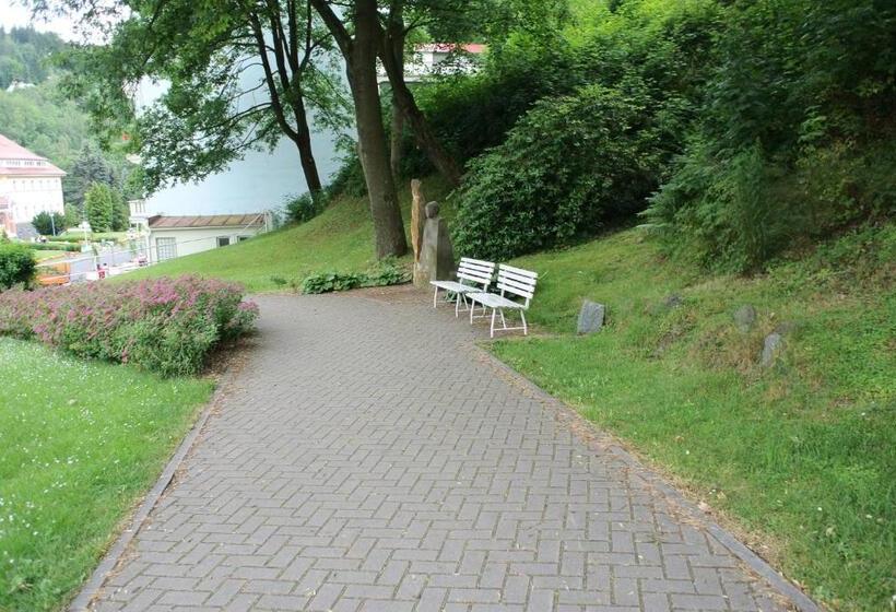 Отель Penzion Haus Regrus