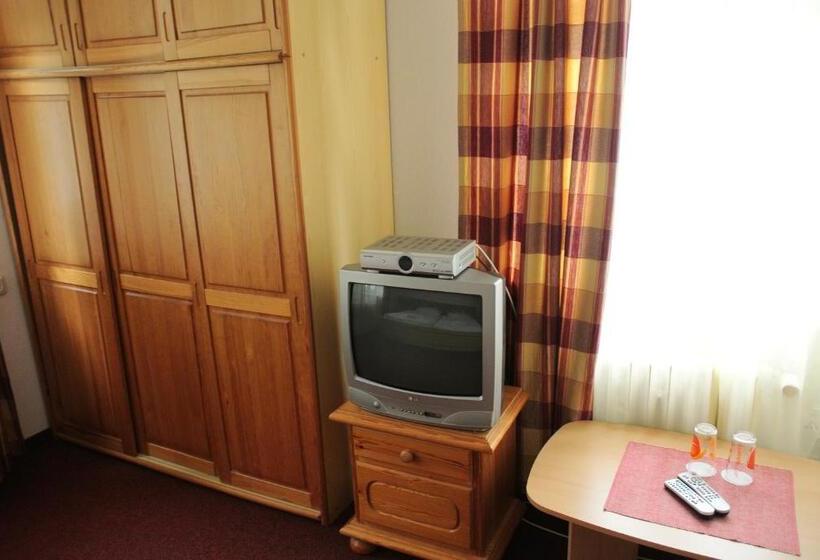 Отель Penzion Haus Regrus