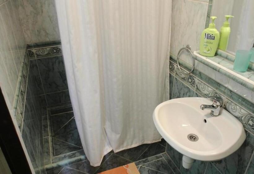 Отель Penzion Haus Regrus