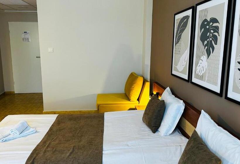 ホテル Queen Nelly