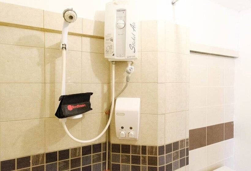 فندق Reddoorz Plus Near Vigan Convention Center