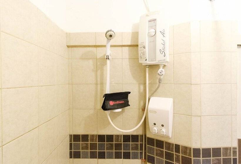 فندق Reddoorz Plus Near Vigan Convention Center
