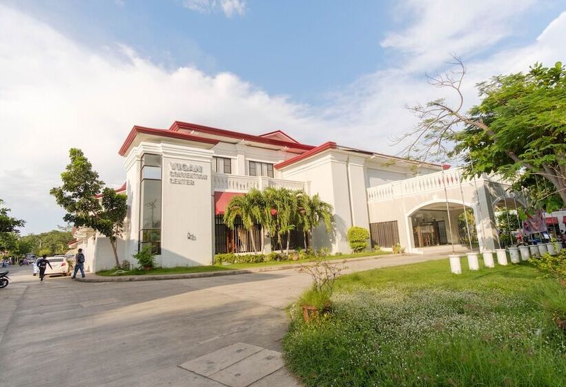 فندق Reddoorz Plus Near Vigan Convention Center