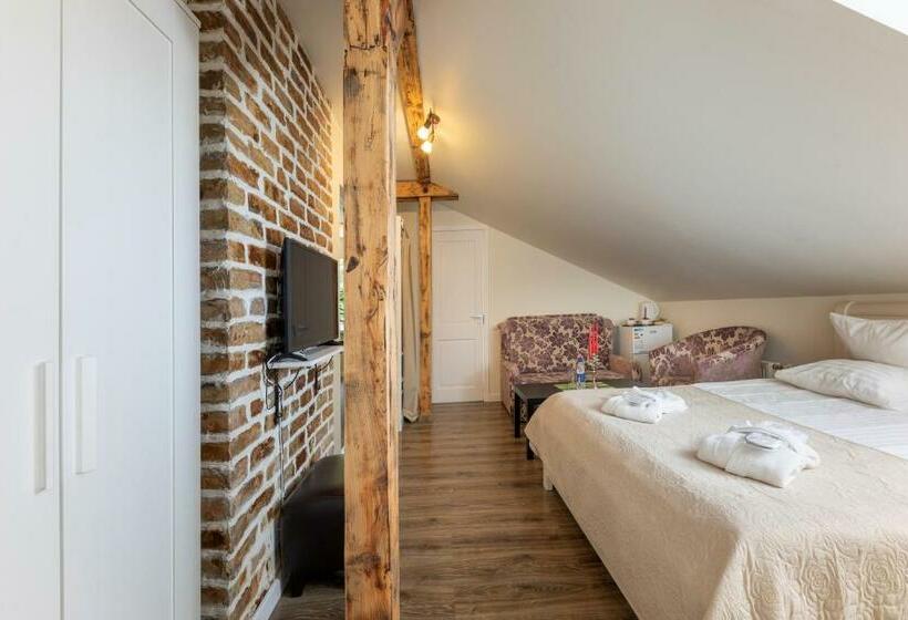 Spare Hotel And Bowling