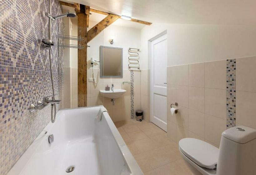 Spare Hotel And Bowling