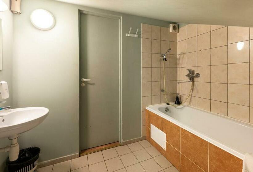 Spare Hotel And Bowling