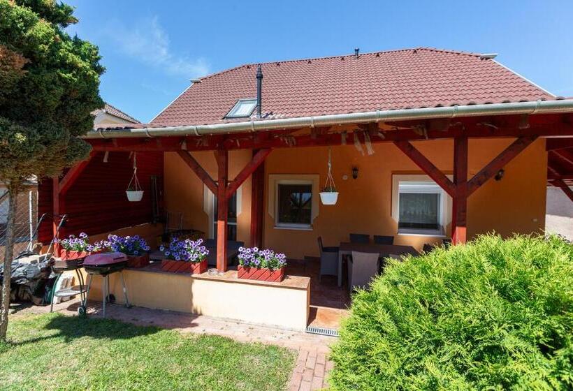 پانسیون Erika Vendégház