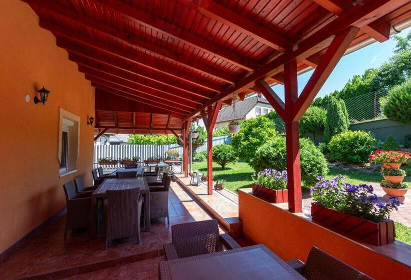 پانسیون Erika Vendégház