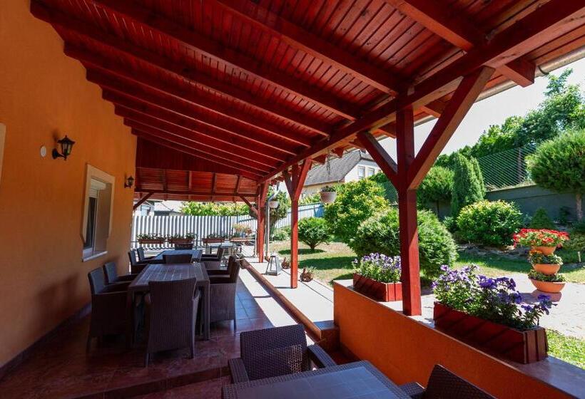 پانسیون Erika Vendégház