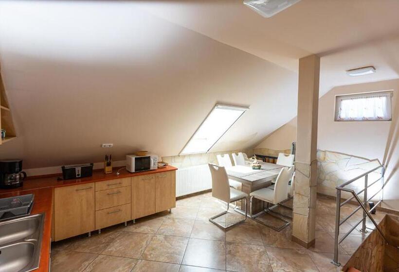 پانسیون Erika Vendégház