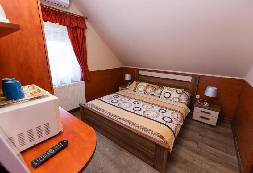 پانسیون Erika Vendégház