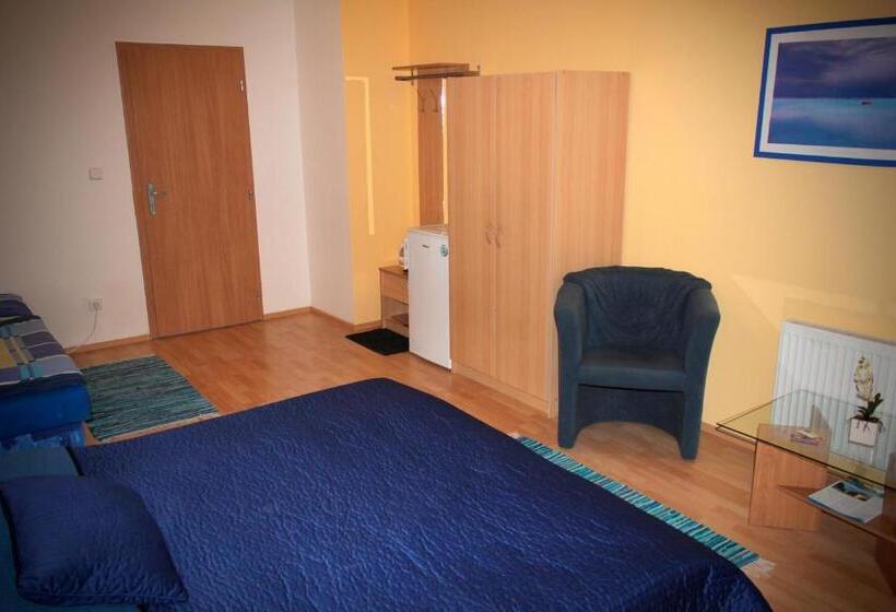 بنسيون Ubytovani Nikol