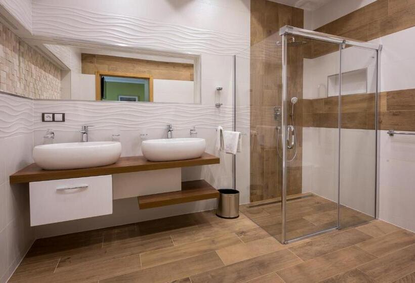 Relax Hotel Valaška