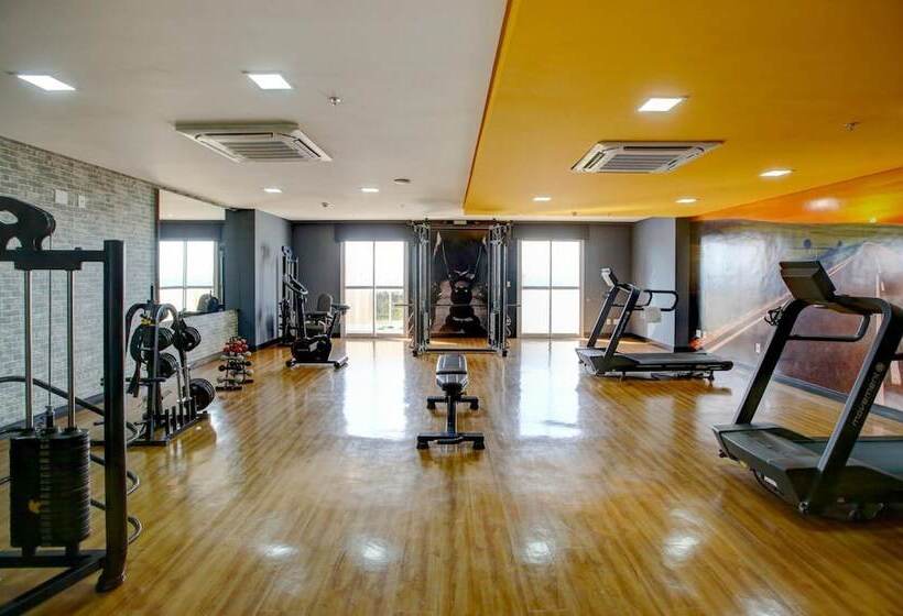 Advanced Hotel E Flats