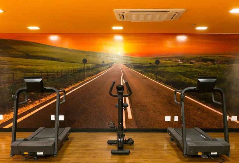 Advanced Hotel E Flats