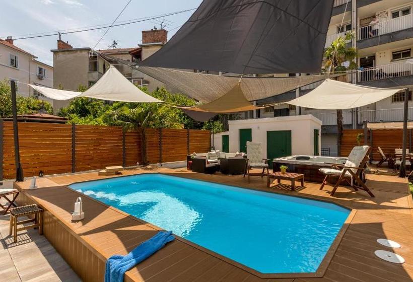 민박 Evala Luxury Rooms With Pool And Garden