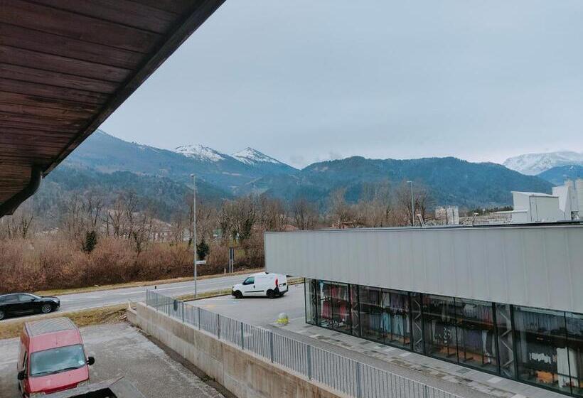 בית מלון כפרי La Rosa