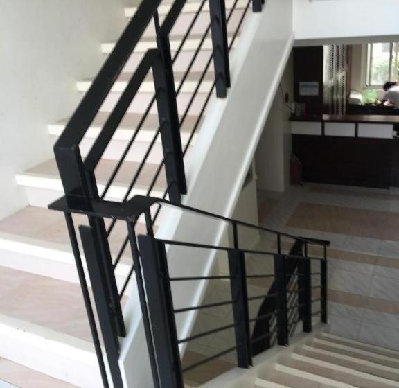 Hotel Alice In Wonderland Beach