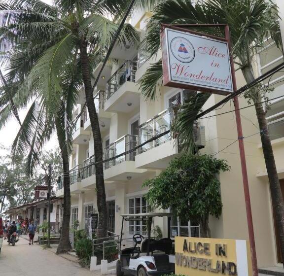 Hotel Alice In Wonderland Beach