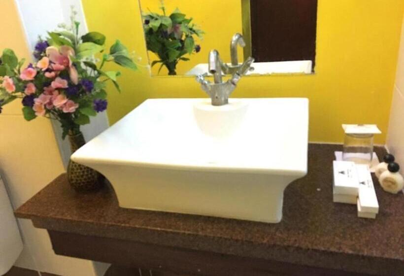 Hotel Alice In Wonderland Beach