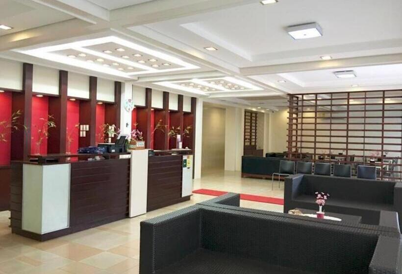 Hotel Alice In Wonderland Beach