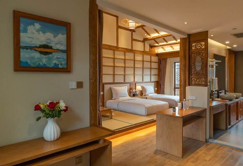 هتل Lijiang Passing Cloud Resort