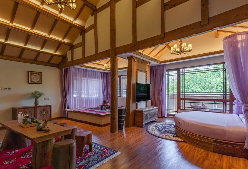 هتل Lijiang Passing Cloud Resort