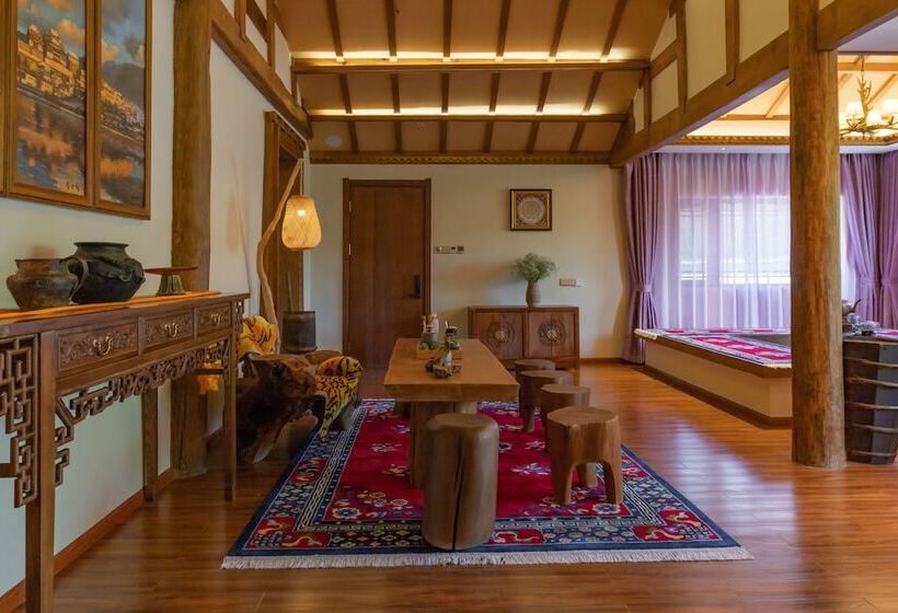 هتل Lijiang Passing Cloud Resort