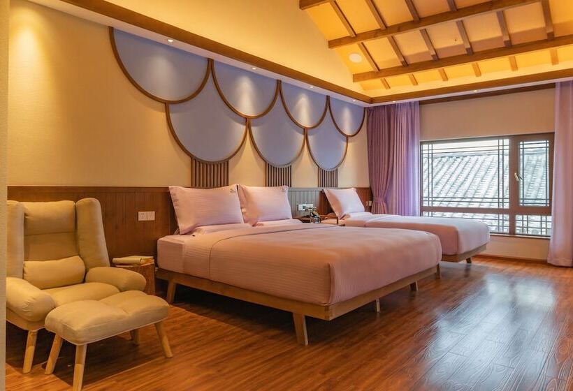 هتل Lijiang Passing Cloud Resort