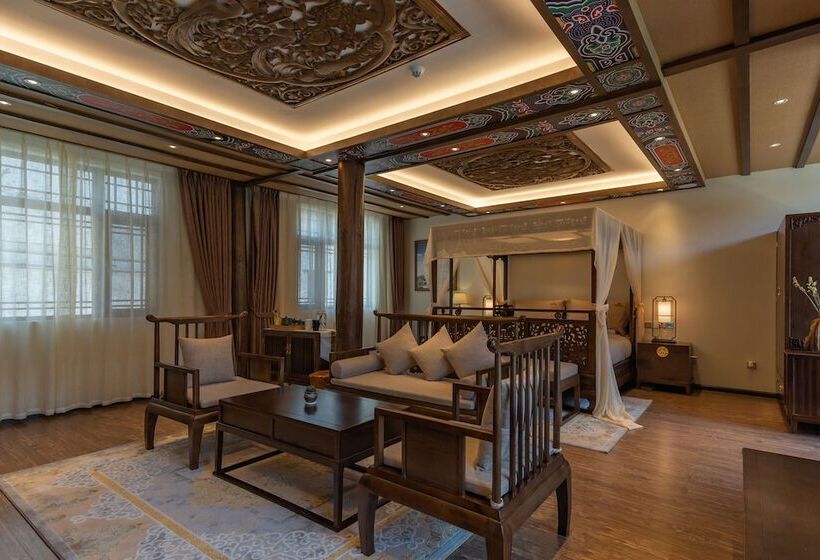 هتل Lijiang Passing Cloud Resort