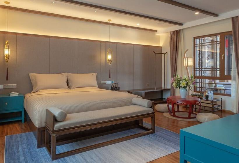 هتل Lijiang Passing Cloud Resort