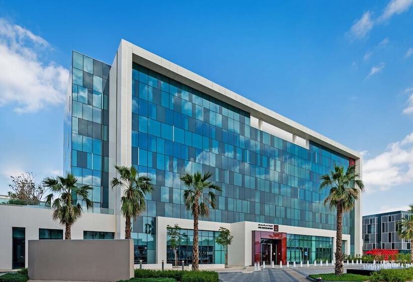 هتل Radisson Red Dubai Silicon Oasis