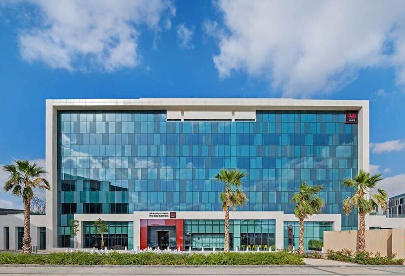 هتل Radisson Red Dubai Silicon Oasis