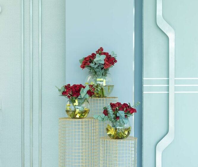 هتل Radisson Red Dubai Silicon Oasis