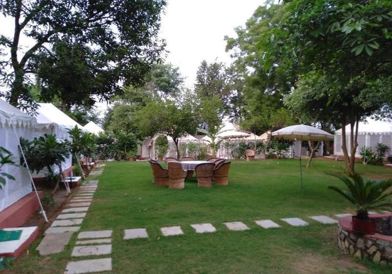 Отель Sher Camp